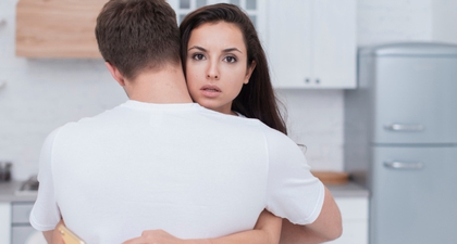 Wanita Selingkuh, Apakah Benar Mencintai Selingkuhannya?