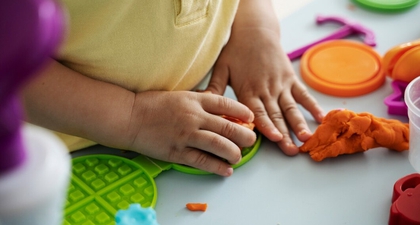 Ide Mainan Sensorik untuk Anak Usia Dini dan Manfaatnya