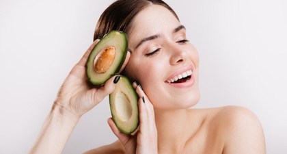 7 Manfaat Alpukat untuk Kesehatan Rambut Anda