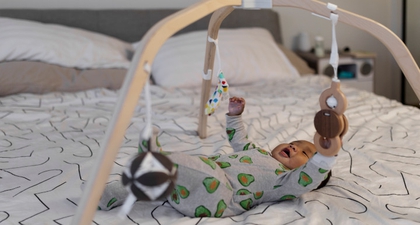 Manfaat Baby Gym untuk Bayi dan Mainan yang Direkomendasikan