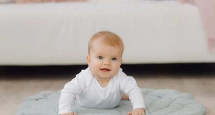 Moms, Ini Tahap Perkembangan Penglihatan Bayi Usia 0-12 Bulan