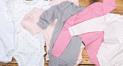 Penting untuk Kesehatannya, Ini Tips Memilih Pakaian Aman untuk Bayi