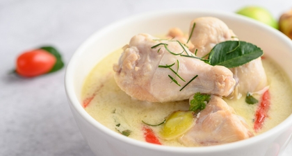 5 Resep Olahan Ayam Berkuah Khas Indonesia yang Bisa Moms Buat di Rumah