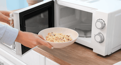 Cara Memanaskan Makanan di Microwave dengan Aman dan Makanan Tetap Lezat
