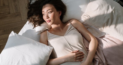 Tips Posisi Tidur yang Aman saat Bayi di Dalam Kandungan Melintang