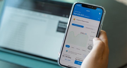 Datang Setahun Sekali, Ini 4 Tips Mengelola THR dengan Investasi Emas untuk Masa Depan Keluarga