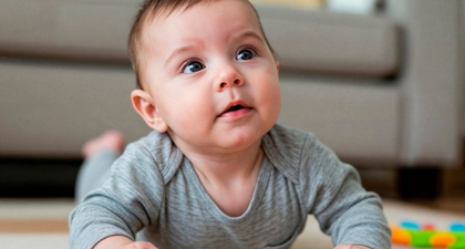 Tummy Time Bayi 3 Bulan: Panduan Lengkap untuk Moms