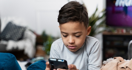 Ini Efek Bermain HP pada Anak, Mulai dari Perkembangan Otak hingga Emosi