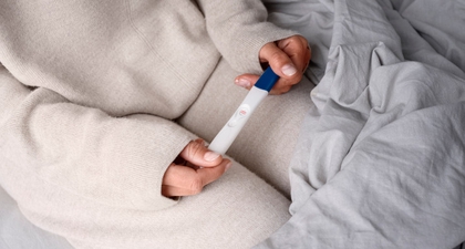 Tekan Pusar Tanda Hamil, Mitos atau Fakta?