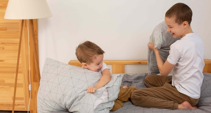 7 Cara Mengatasi Anak yang Suka Memukul