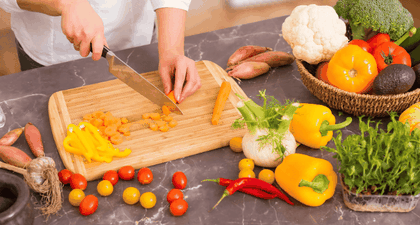 Talenan Kayu Vs Talenan Plastik, Mana yang Lebih Aman?