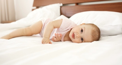 Amankah Jika Bayi Tidur Menggunakan Bantal Orang Dewasa?