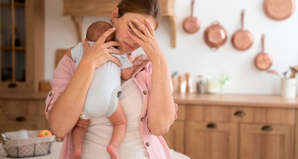 Seorang Ibu Diduga Buang Bayi di Stasiun, Efek Postpartum Depression?