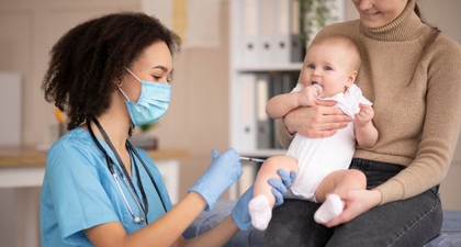 Berikan Tepat Waktu, Ini Jadwal Imunisasi untuk Bayi Usia 0-12 Bulan