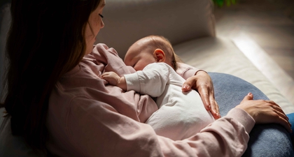 Mimpi Menyusui Bayi Sebelah Kiri, Apa Benar Simbol Rezeki?