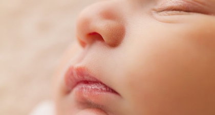 Kenapa Bibir Bayi Menghitam? Kenali Penyebab dan Tanda Bahayanya