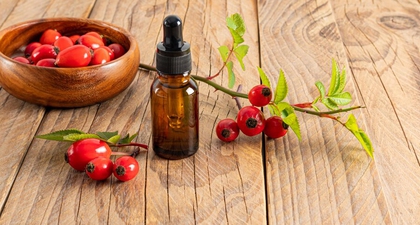 Bikin Awet Muda, Ini 6 Manfaat Rosehip Oil untuk Kesehatan Kulit