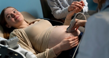 Air Ketuban Sedikit, Apakah Ibu Hamil Bisa Melahirkan Normal?