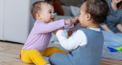 Umur Berapa Anak Bisa Bicara? Ini Faktor yang Memengaruhinya