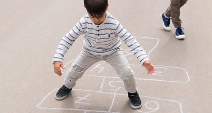 20 Permainan Zaman Dulu yang Masih Seru untuk Anak-Anak Sekarang