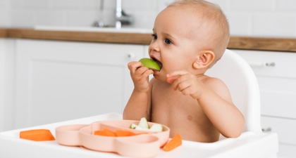 Bahaya Memberikan MPASI pada Anak Terlalu Dini