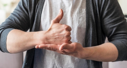 Asal Muasal Bahasa Isyarat Tunarungu, Ternyata Sudah Ada Sejak Abad ke-16!