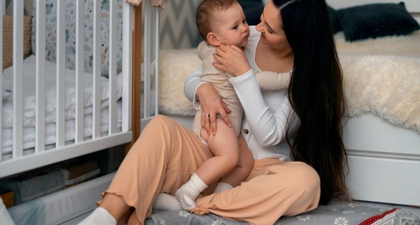 7 Cara Menghilangkan Benjolan di Belakang Telinga Bayi