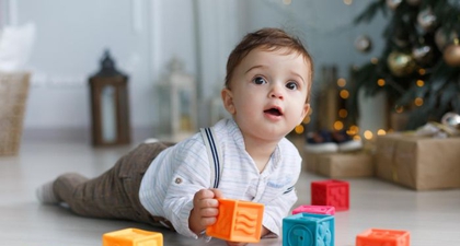 Mainan Sensorik Bayi 8 Bulan untuk Menstimulasi Indra Tubuhnya