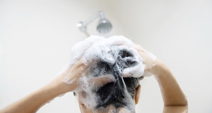 Apakah Mandi Wajib Harus Keramas? Ini Jawaban Lengkapnya