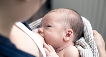 Penting! Ini Cara Mengatasi Bayi yang Tersedak ASI