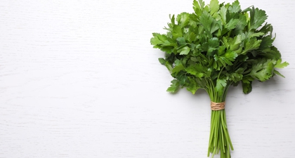 Tak Hanya untuk Percantik Hidangan, Ini 7 Manfaat Peterseli untuk Kesehatan