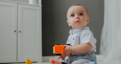 Mainan Bayi 5 Bulan untuk Dukung Tumbuh Kembangnya