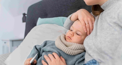 10 Cara Mengatasi Anak Demam di Malam Hari