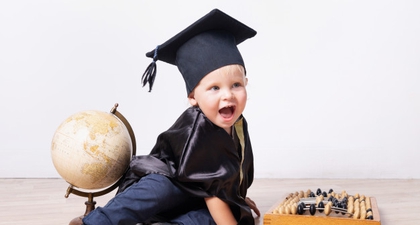 10 Tanda Bayi Genius yang Bisa Anda Perhatikan Sejak Dini