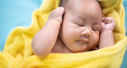 Moms, Jangan Bersihkan Tali Pusat Bayi dengan Alkohol!