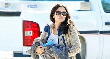 Rachel Bilson Liburan Bersama Si Kecil