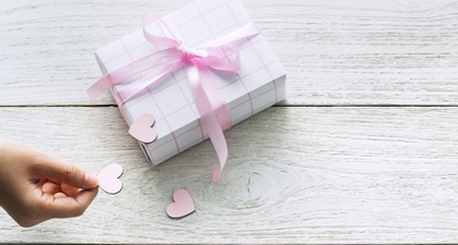 10 Ide Kado yang Tepat untuk Bayi Baru Lahir