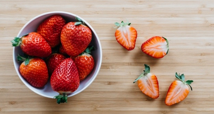 Mau Rambut Seindah Sandra Dewi, Moms? Begini Caranya!