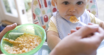 Anak Suka Mengemut Makanan? Ini Solusinya!