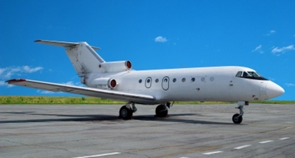 Hindari Kontak dengan Tray Table dalam Pesawat 