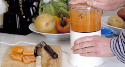 3 Alasan Menghindari Makanan Bayi Kemasan