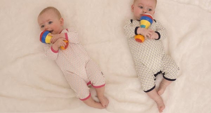 Bayi Kembar Tidur Bersama?