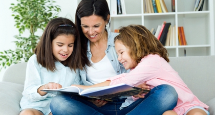 Riset : Membacakan Buku Bisa Membuat Anak Sukses   