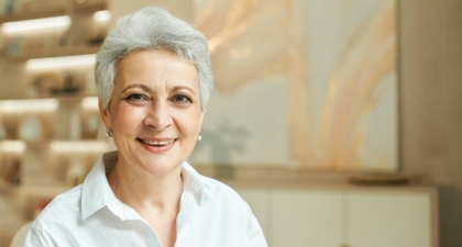 10 Fakta Menarik tentang Uban yang Perlu Moms Ketahui