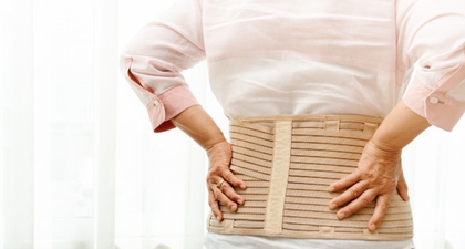 Ramping Setelah Melahirkan Menggunakan Korset