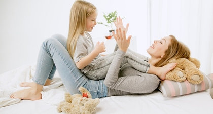 Lakukan 7 Cara Ini untuk Tunjukkan Rasa Cinta pada Anak