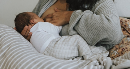 Moms, Ketahui 7 Posisi Nyaman saat Menyusui Si Kecil