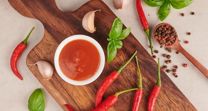 Suka Pedas, Moms? Cek Rekomendasi Saus Sambal Berikut Ini!