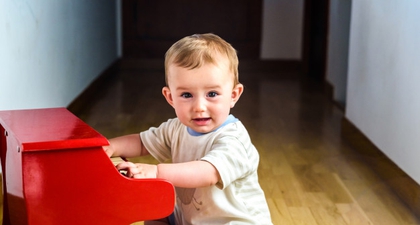 Optimalkan Perkembangan Anak dengan Mainan Musik
