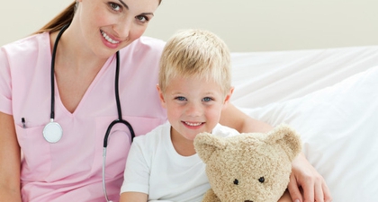 Ini 16 Subspesialisasi Dokter Anak yang Perlu Moms Tahu